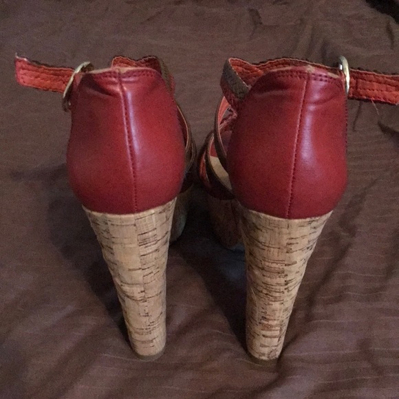 BCBG platforms - Picture 3 of 4